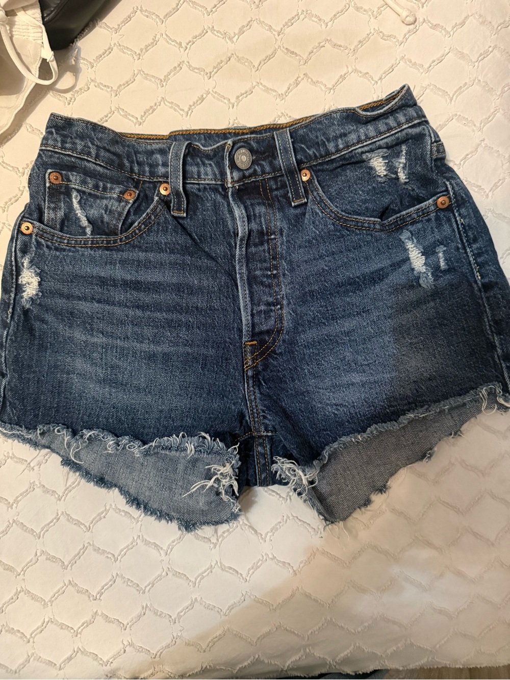 Levi’s Denim High-Rise Distressed Women’s Shorts size 26